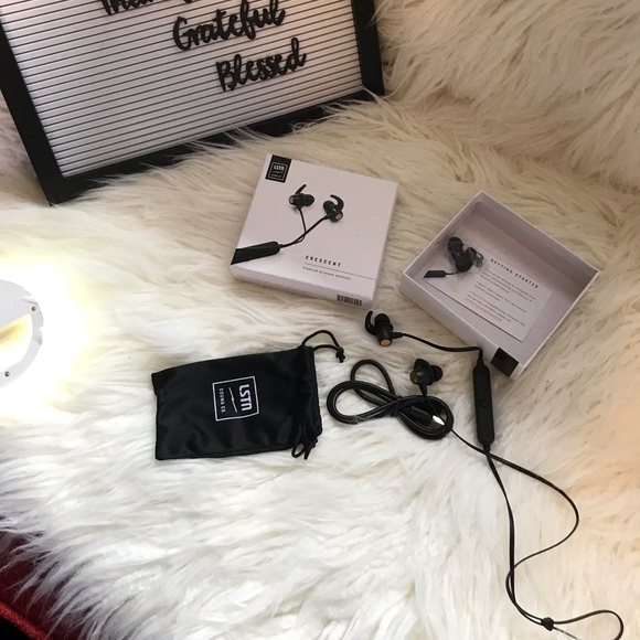 🍁 FREE WITH PURCHASE NIB LSTN Wireless Earbuds - Picture 2 of 3